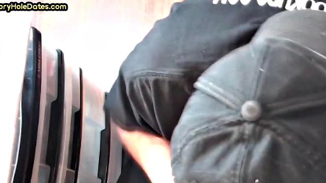 Gloryhole DILF sucks cock in homemade closeup BJ