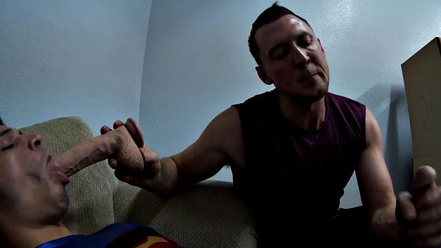 Wrestling hunk barebacking after erotic battling