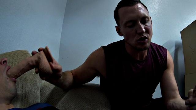 Wrestling hunk barebacking after erotic battling