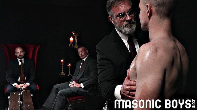 Качки устраивают жёсткую групповуху без резины