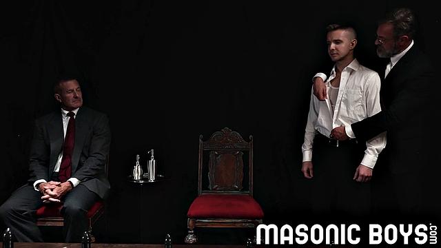 Качки устраивают жёсткую групповуху без резины