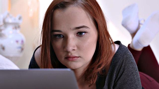 Redhead Lightens Load