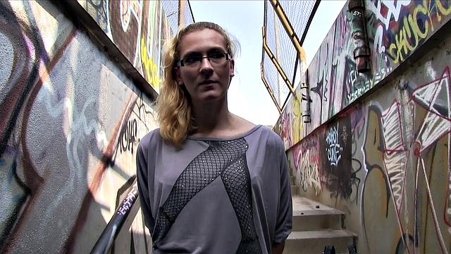 Stranger Offers Nerdy Blonde A Modeling Job If She Fucks Outdoors