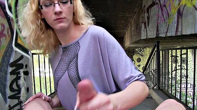 Stranger Offers Nerdy Blonde A Modeling Job If She Fucks Outdoors