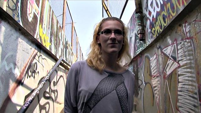 Stranger Offers Nerdy Blonde A Modeling Job If She Fucks Outdoors