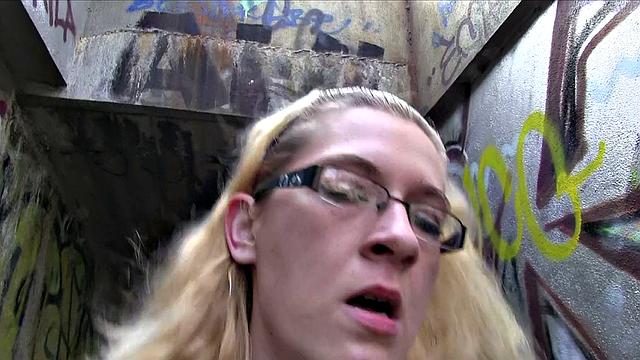 Stranger Offers Nerdy Blonde A Modeling Job If She Fucks Outdoors