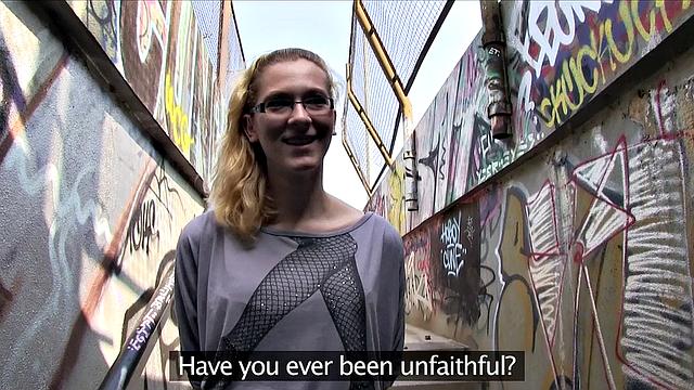 Stranger Offers Nerdy Blonde A Modeling Job If She Fucks Outdoors