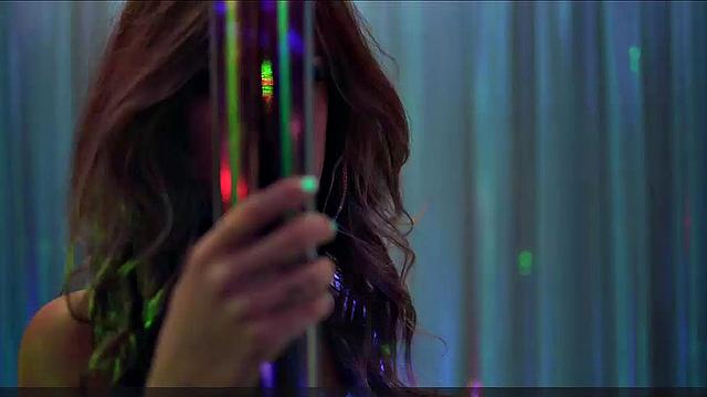 Riley Keough striptease