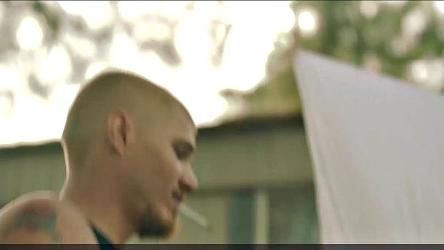 Riley Keough striptease