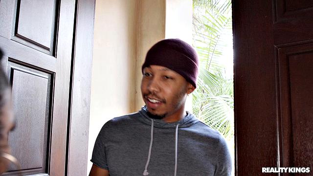 House Sitter's Hardcore Call