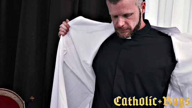 ALTAR BOY ETHAN Chapter 2 - Duties