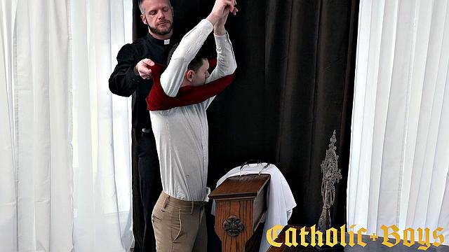ALTAR BOY ETHAN Chapter 2 - Duties