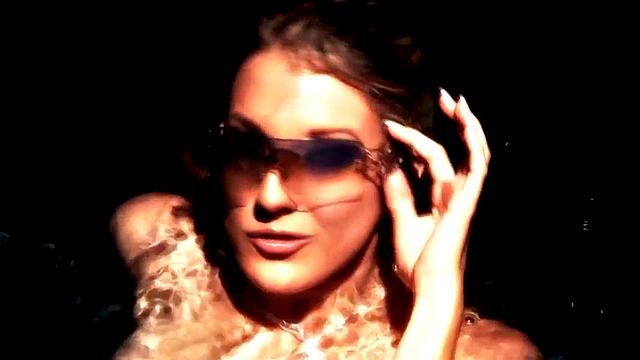 Teasing underwater PAWG ready for threesome