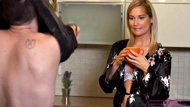 Stepmom Is Sexy - S20:E5