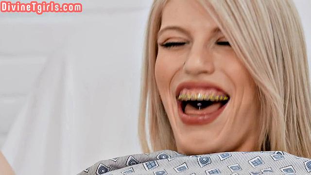 Naughty horny TS analdrilling hard