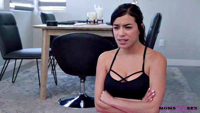 Getting Fit with Mom - S11:E4