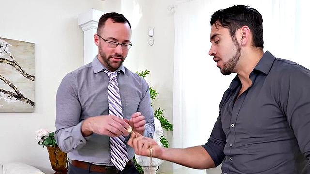 Mesmerized tattooed jock deepthroating cock