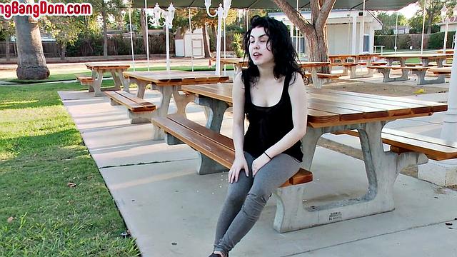 рыжая стерва в жестком гэнгбэнге: двойной анал и глубокий минет