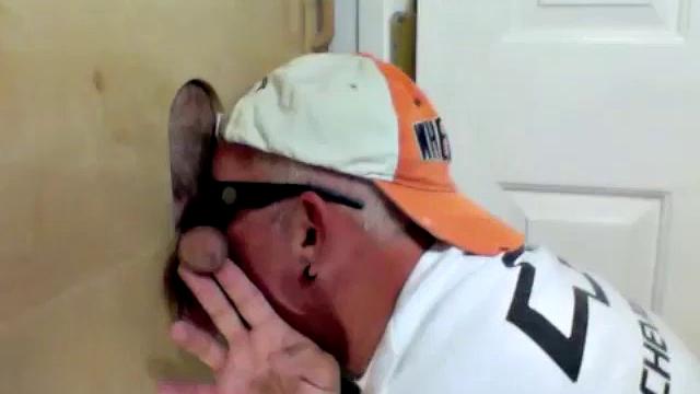 Married With 8 Visits The Gloryhole