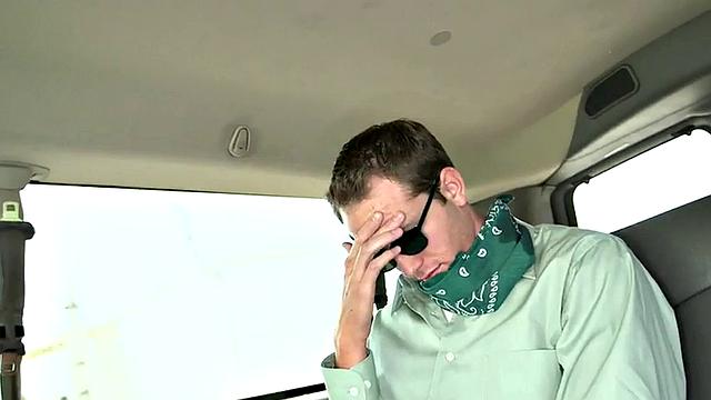 Fooled guy got handjob in car