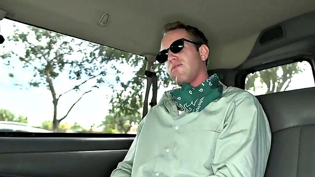 Fooled guy got handjob in car