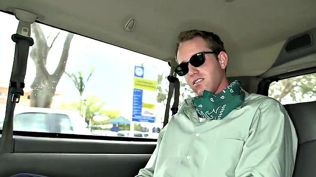 Fooled guy got handjob in car