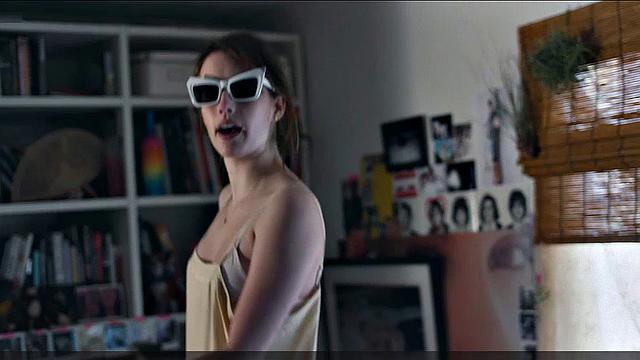 Emma Roberts erotic scenes