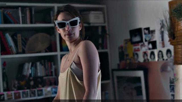 Emma Roberts erotic scenes