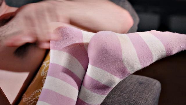 HETEROFLEXIBLE - Gaymer Marcus McNeil Gives Up Win To Score Fem Twink Sam Ledger's Ass Instead