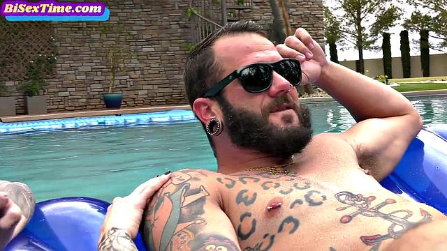 Hairycunt petite beauty fucked in 3some