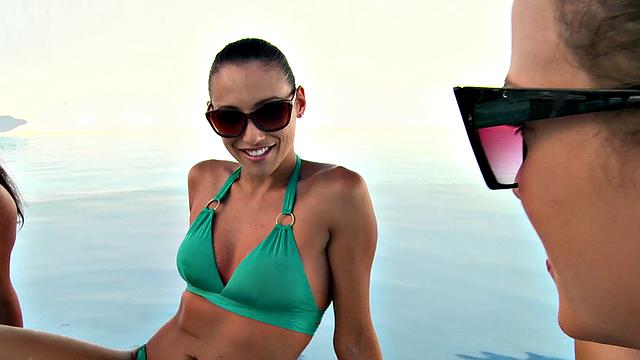 Sexy Chicks in Bikinis Get Wild with Pussy and Ass Licking & Kissing