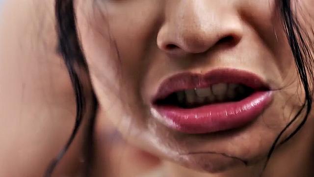 Bigbooty amateur babe doggystyled after teasing in bath