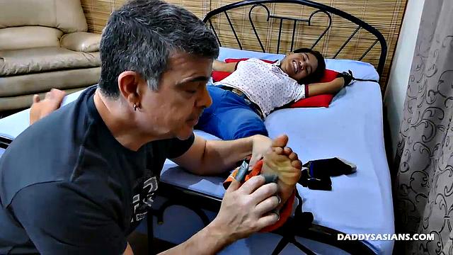 When a Stranger Comes to Tickle