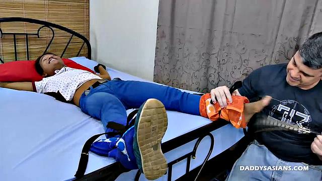 When a Stranger Comes to Tickle