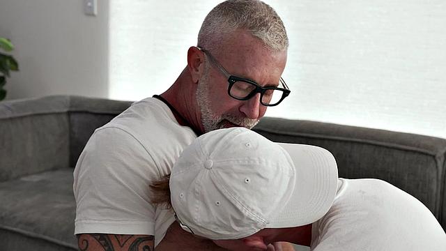 Hairy tattooed and muscled DILF bottom barebacked by a twink