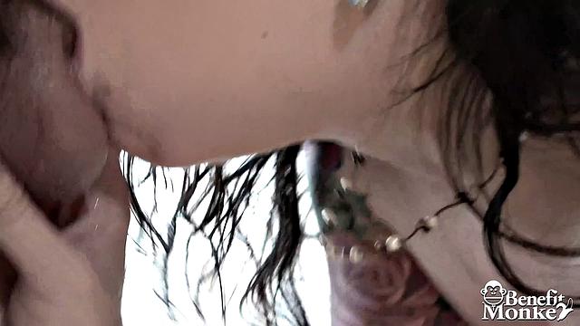 Anna De Ville Meets The Hungry Alice