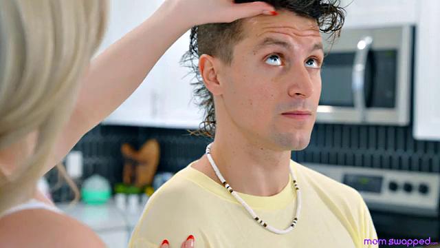 две зрелые мамки раскрывают семейные фантазии на пасху