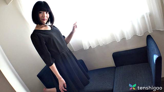 глянь как эри моримия дразнит в соблазнительном белье