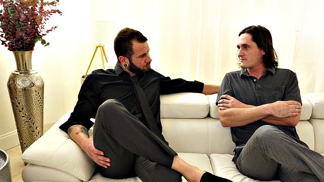 Mesmerized bottom fucked bareback by inked top jock