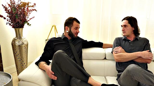 Mesmerized bottom fucked bareback by inked top jock