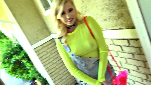 Gagging 21yo slut rims BFs asshole before pussybanged