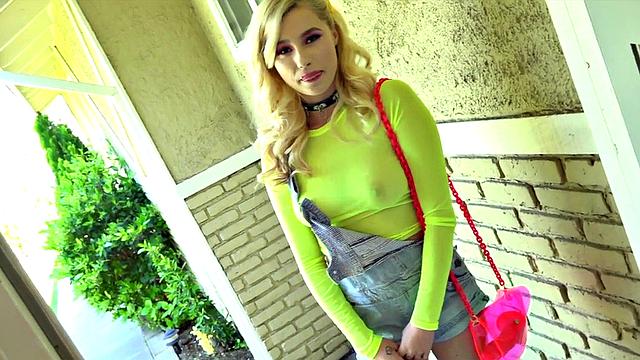 Gagging 21yo slut rims BFs asshole before pussybanged