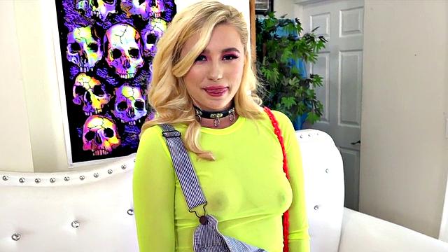 Gagging 21yo slut rims BFs asshole before pussybanged