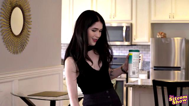 Friends With Benefits: The One With Monica And Rachel - S4:E1