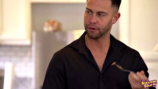 Friends With Benefits: The One With Monica And Rachel - S4:E1