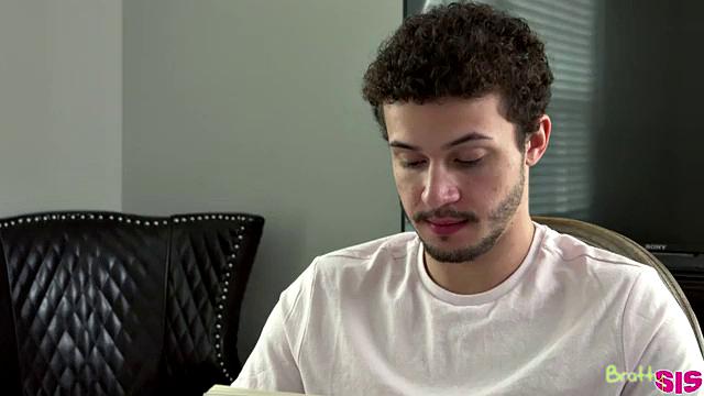 Draw Me Naked Brother - S23:E1