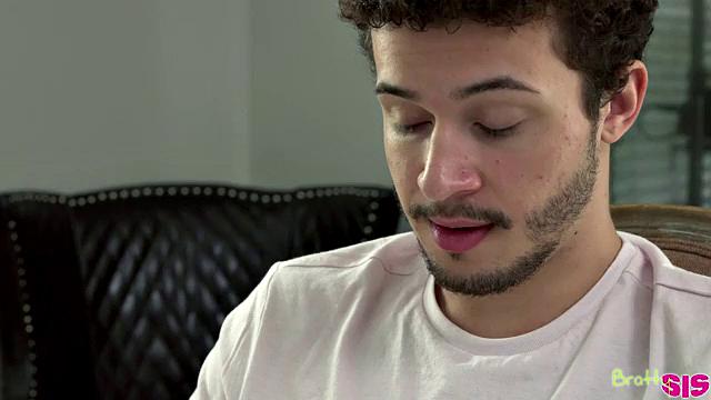 смотри, как лиз джордан садится на член сводного брата ради рисунка