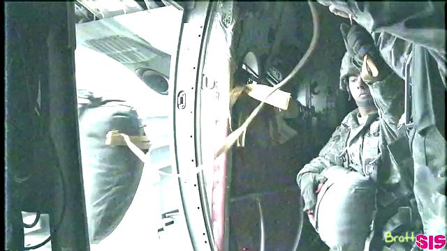 сестра увидела форму, забыла про купальник и сразу в атаку