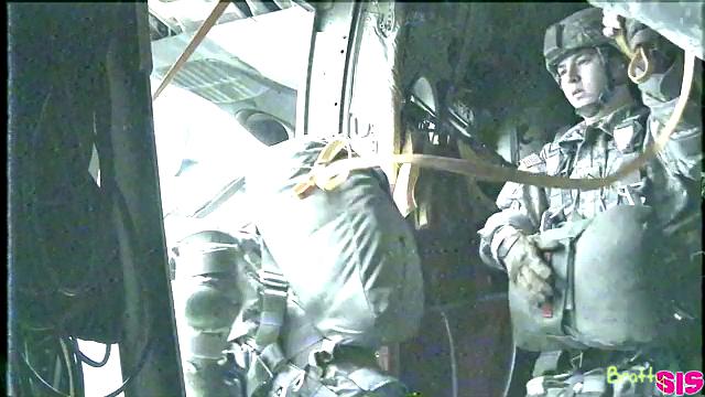 сестра увидела форму, забыла про купальник и сразу в атаку