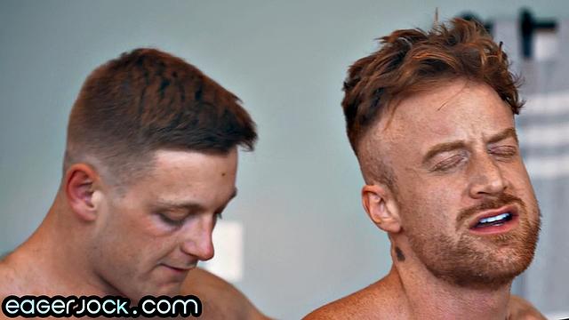 Sportive buff hunks in anal meeting